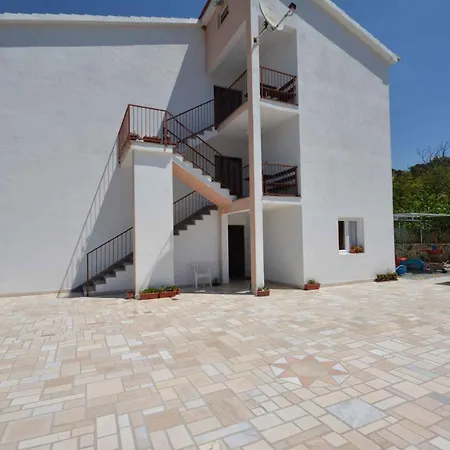 Apartament 1
