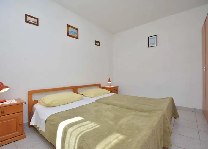 1 Apartament *